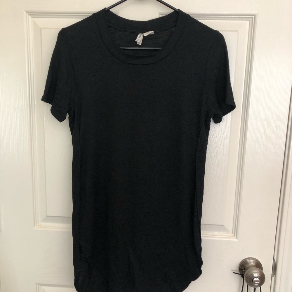 Long black shirt with high slits on the sides